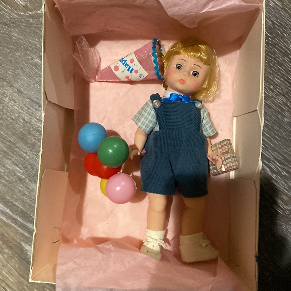 287) MADAME ALEXANDER 8" DOLL HAPPY BIRTHDAY Blonde Boy